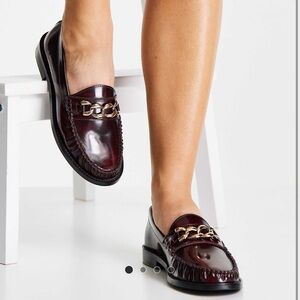 ASOS DESIGN Method leather loafers with chain in burgundy